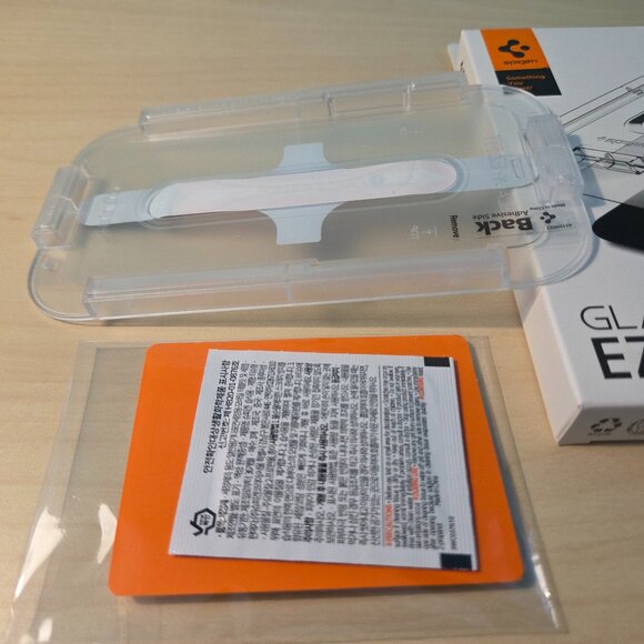 ONE Clear Glass SPIGEN EZ FIT for IPHONE 12 MINI Screen Protection AGL01815 - Picture 5 of 8